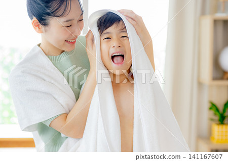 Towels for parent and child Towels for parent and child 141167607