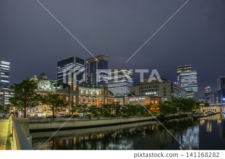 大阪夜景:中之島、鳳龍橋及大阪市中央公會堂,大阪府大阪市 大阪夜景:中之島、鳳龍橋及大阪市中央公會堂,大阪府大阪市 141168282