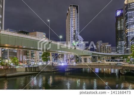 大阪夜景:中之島、肥後橋及土佐堀川,大阪府大阪市 大阪夜景:中之島、肥後橋及土佐堀川,大阪府大阪市 141168473