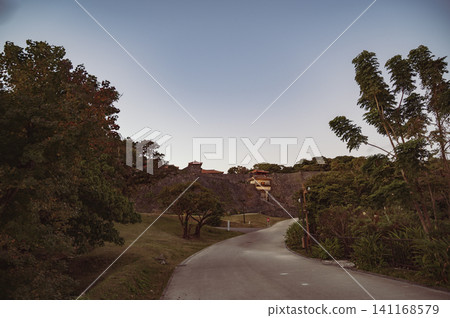 沖繩,首里城公園的黎明 沖繩,首里城公園的黎明 141168579