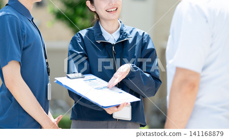 正在解釋的手 正在解釋的手 141168879