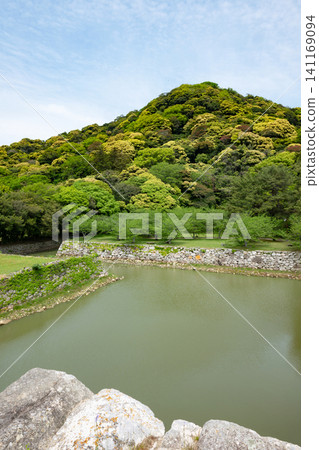 山口縣 / “日本明治工業革命遺址:鋼鐵、造船和煤礦開採” 藍天下綠樹環繞的萩城(萩城遺址) 山口縣 / “日本明治工業革命遺址:鋼鐵、造船和煤礦開採” 藍天下綠樹環繞的萩城(萩城遺址) 141169094