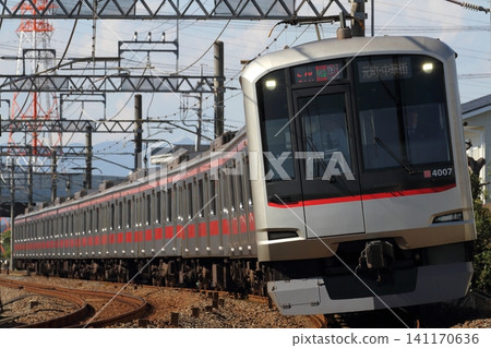 Tokyu 5050 series 4107F running between Kawagoe City and Kasumigaseki. 141170636