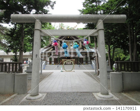 新古通神社的鳥居與參拜殿!北海道札幌市北區 新古通神社的鳥居與參拜殿!北海道札幌市北區 141170911