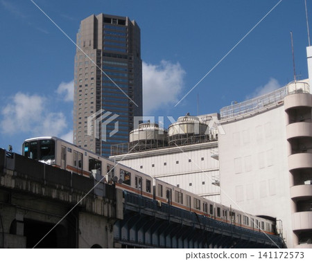 2010年8月3日,東京地鐵銀座線01系澀谷站,東急百貨東橫分店,蔚藍塔 2010年8月3日,東京地鐵銀座線01系澀谷站,東急百貨東橫分店,蔚藍塔 141172573