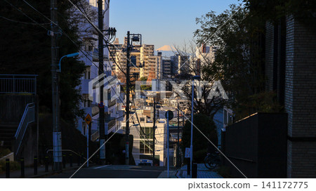 從東京目黑區的東京富士見坂看到的富士山 從東京目黑區的東京富士見坂看到的富士山 141172775