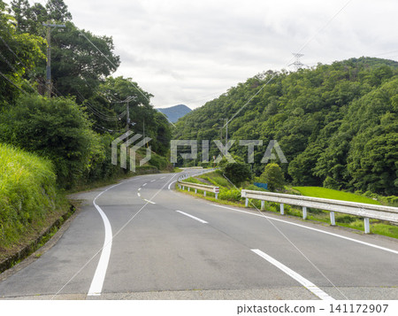 Hyogo Prefectural Road 507 Shimakawahara Line, which runs through a mountainous area Hyogo Prefectural Road 507 Shimakawahara Line, which runs through a mountainous area 141172907