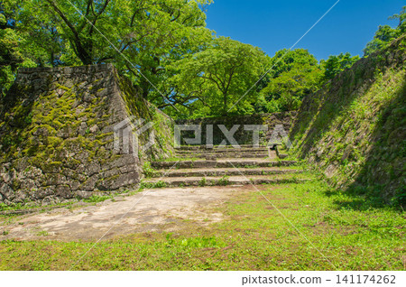 The site of the Nakagomon Gate of Hitoyoshi Castle The site of the Nakagomon Gate of Hitoyoshi Castle 141174262