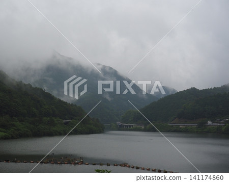 Cloudy mountain Cloudy mountain 141174860