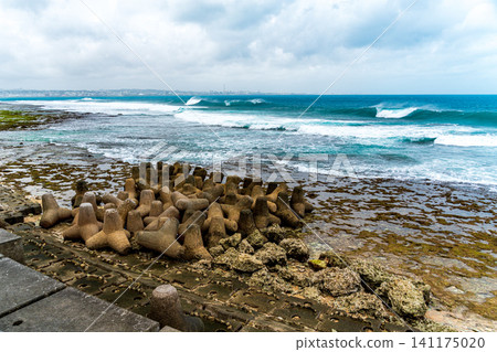 Waves to beat on the coast Waves to beat on the coast 141175020