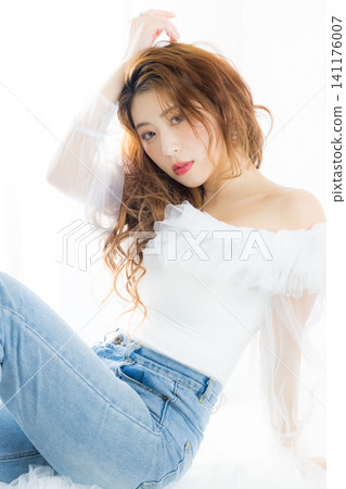Young lady's portrait Young lady's portrait 141176007