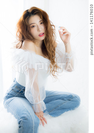 年輕的女士的肖像 141176010