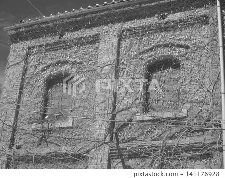 Historic building 141176928
