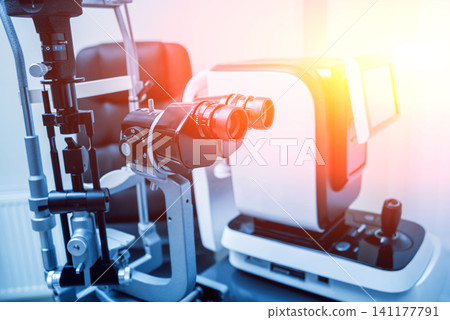 Refractometry. Keratometry. Refraction test. Optometry Refractometry. Keratometry. Refraction test. Optometry 141177791