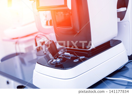 Refractometry. Keratometry. Refraction test. Optometry Refractometry. Keratometry. Refraction test. Optometry 141177834