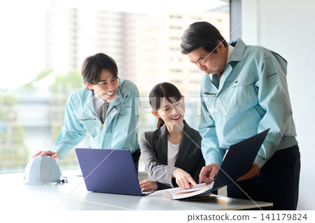 Asian construction professionals having a meeting 141179824