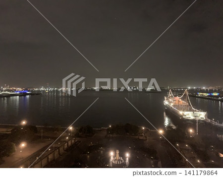 The Hikawa Maru and the night view of Yokohama Port, seen from Yamashita Park at night. The Hikawa Maru and the night view of Yokohama Port, seen from Yamashita Park at night. 141179864