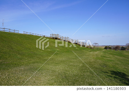 一個大型農場(Shibecha鎮),您可以在那裡看到Tawahira和Horizon 一個大型農場(Shibecha鎮),您可以在那裡看到Tawahira和Horizon 141180303