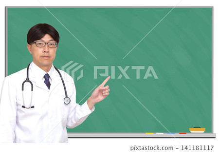 醫生指著黑板;留白 醫生指著黑板;留白 141181117