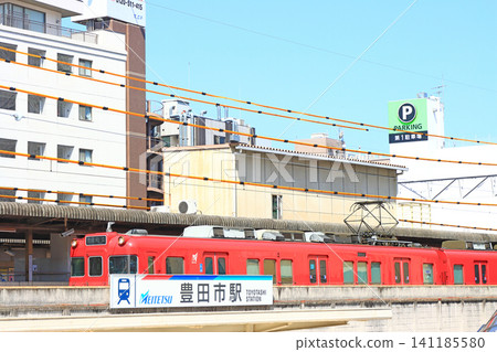 愛知縣豐田市名鐵豐田市站停靠的電車風景 愛知縣豐田市名鐵豐田市站停靠的電車風景 141185580