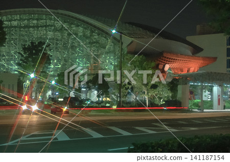 The beautiful illumination of the Kanazawa Station Hospitality Dome and Tsuzumi Gate sparkles in the night sky. The beautiful illumination of the Kanazawa Station Hospitality Dome and Tsuzumi Gate sparkles in the night sky. 141187154