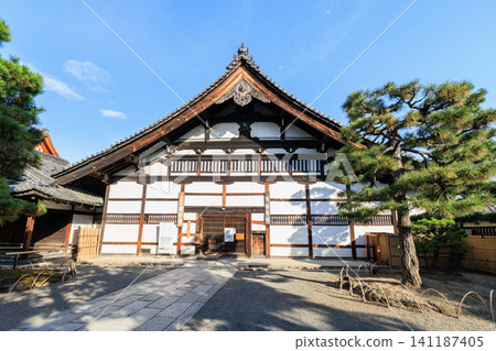 Kyoto, Kennin-ji Temple, Main Hall in Autumn 141187405
