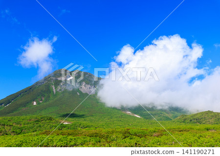 Mt. Rausu and the blue sky Mt. Rausu and the blue sky 141190271