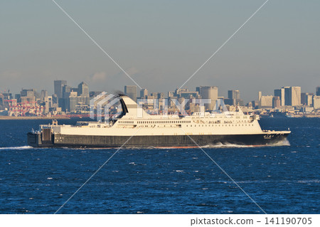 The passenger ferry "Hakuo" sailing through Tokyo Bay in the early morning. The passenger ferry "Hakuo" sailing through Tokyo Bay in the early morning. 141190705