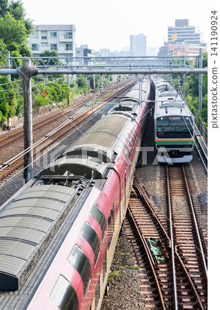 【東海道本線】日出瀨戶/出雲號列車疾馳穿過大森町 【東海道本線】日出瀨戶/出雲號列車疾馳穿過大森町 141190924