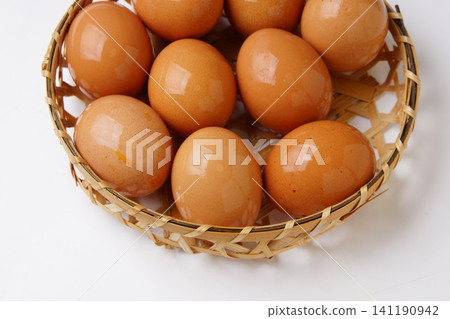 Raw egg pack (food ingredient) Raw egg pack (food ingredient) 141190942