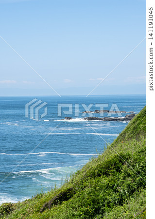 神奈川縣三浦市城島:綠色懸崖和海景 神奈川縣三浦市城島:綠色懸崖和海景 141191046