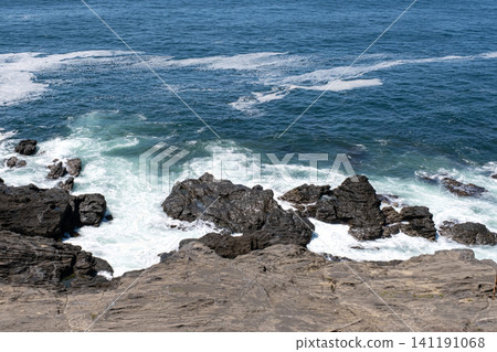 Waves crashing against the shore of Jogashima, Miura City, Kanagawa Prefecture 141191068