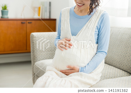 有胃的孕婦 有胃的孕婦 141191382