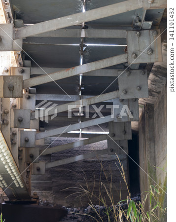 第四座大和川大橋橫跨大和川。 第四座大和川大橋橫跨大和川。 141191432