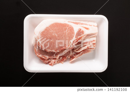 [Miyagi Prefecture-produced Sangen Pork] Thick-cut loin 141192108