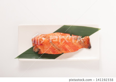 [Domestically produced flounder] Grilled flounder marinated in mirin 141192338