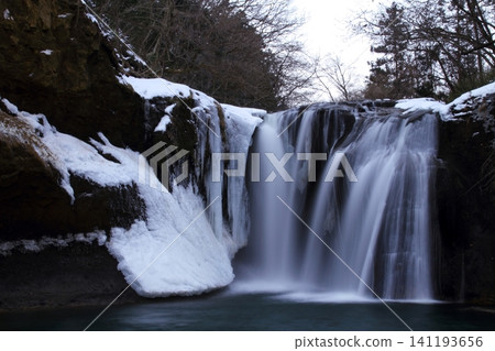 Frozen Waterfall Frozen Waterfall 141193656