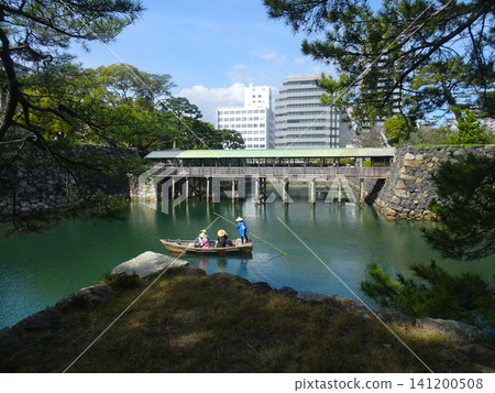 高松城遺址（玉藻城遺址/玉藻公園）－香川縣高松市，城堡塔基、劍鞘橋及傳統日式船隻 141200508