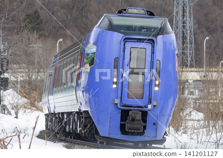 運行於石北線的特快列車鄂霍次克號 運行於石北線的特快列車鄂霍次克號 141201127
