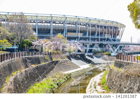 從山崎川方向眺望帕洛瑪瑞穗體育場 從山崎川方向眺望帕洛瑪瑞穗體育場 141201387