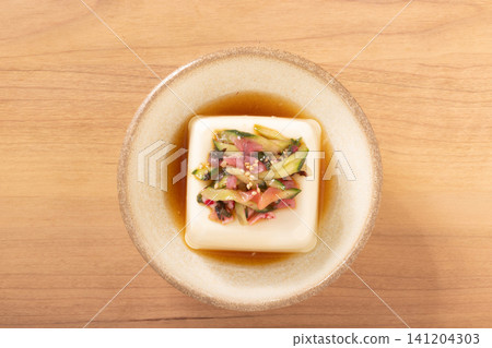 Cold tofu (with pickled plum, jellyfish, and cucumber) Cold tofu (with pickled plum, jellyfish, and cucumber) 141204303