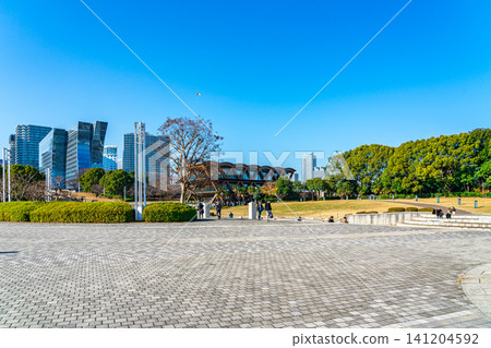 【神奈川縣】橫濱港未來林湖公園,碧空如洗 【神奈川縣】橫濱港未來林湖公園,碧空如洗 141204592
