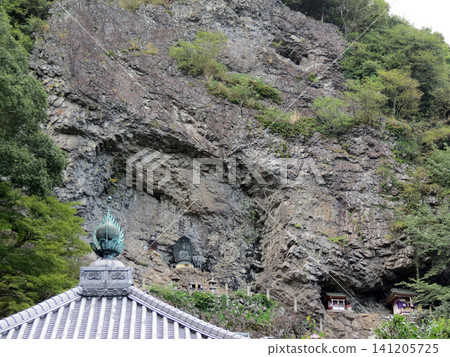 奈良縣生駒市寶山寺般若洞與彌勒菩薩像 141205725