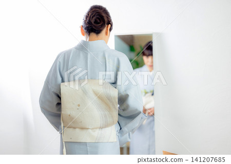 Kimono dressing at home Kimono dressing at home 141207685