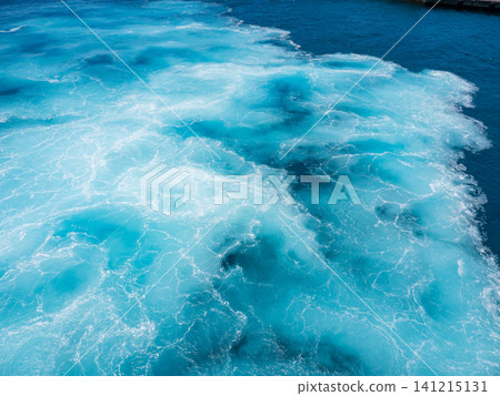 Screw foam upon entering port at Okinoerabu Island Screw foam upon entering port at Okinoerabu Island 141215131