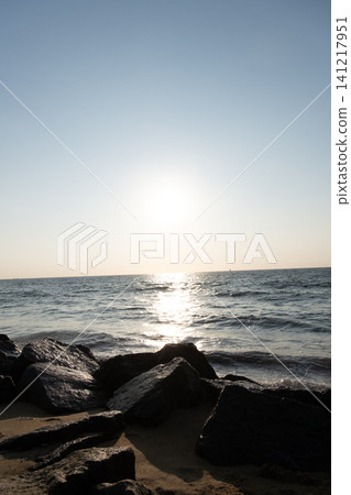 The blue sea of Sri Lanka 141217951