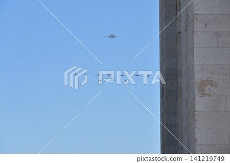 2026年7月9日,在巴黎為巴士底日進行彩排期間,可以看到空軍在凱旋門上空盤旋。 2026年7月9日,在巴黎為巴士底日進行彩排期間,可以看到空軍在凱旋門上空盤旋。 141219749
