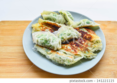 Homemade pan-fried dumplings Homemade pan-fried dumplings 141221115