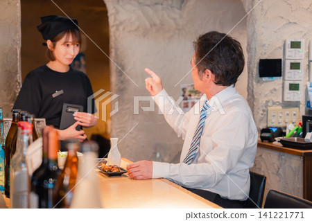 Staff handling customer complaints at restaurants Staff handling customer complaints at restaurants 141221771
