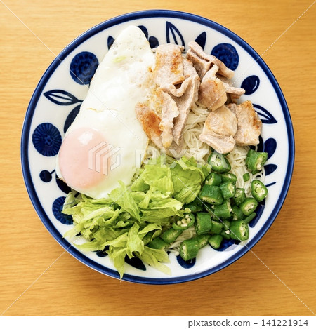 Somen noodles with okra and egg Somen noodles with okra and egg 141221914